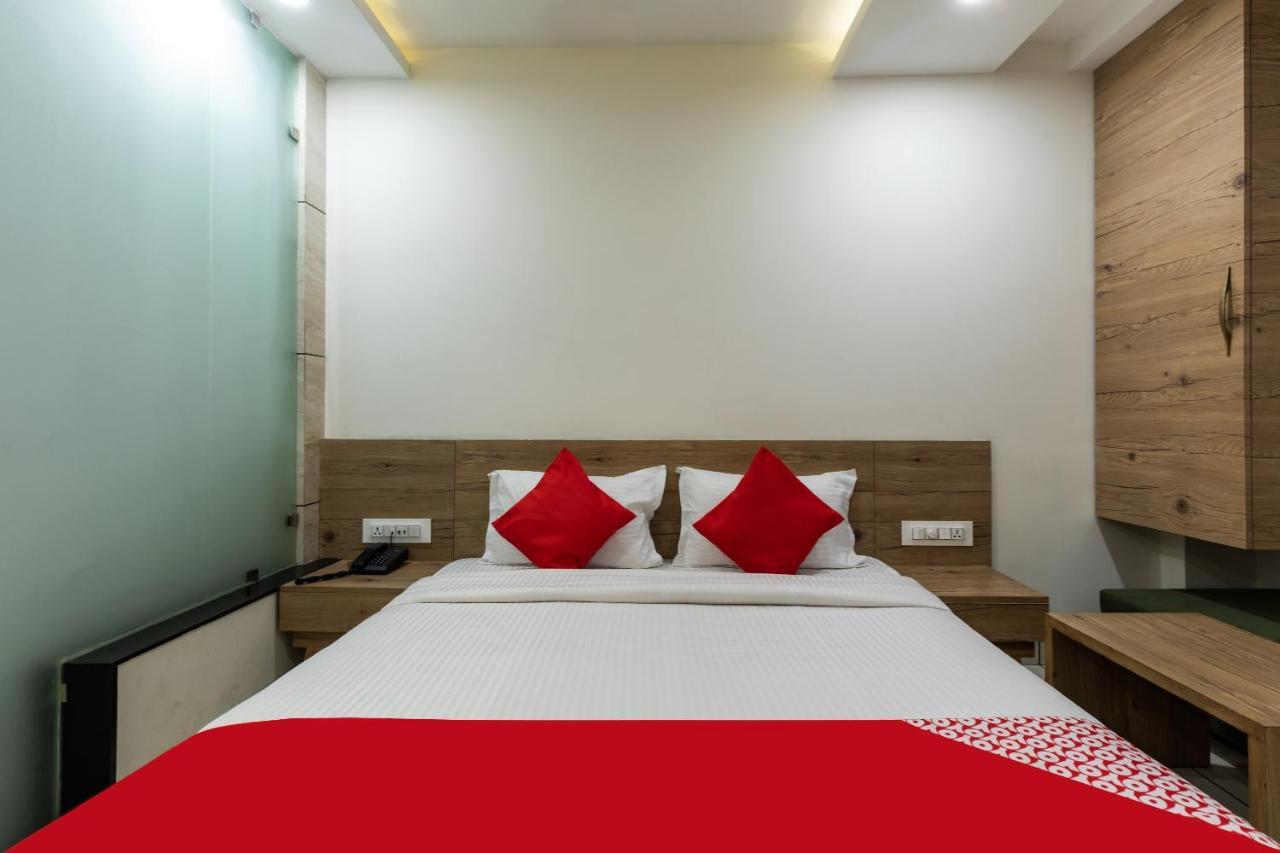 Capital O 47403 Hotel Manjeet Bhopal Bagian luar foto
