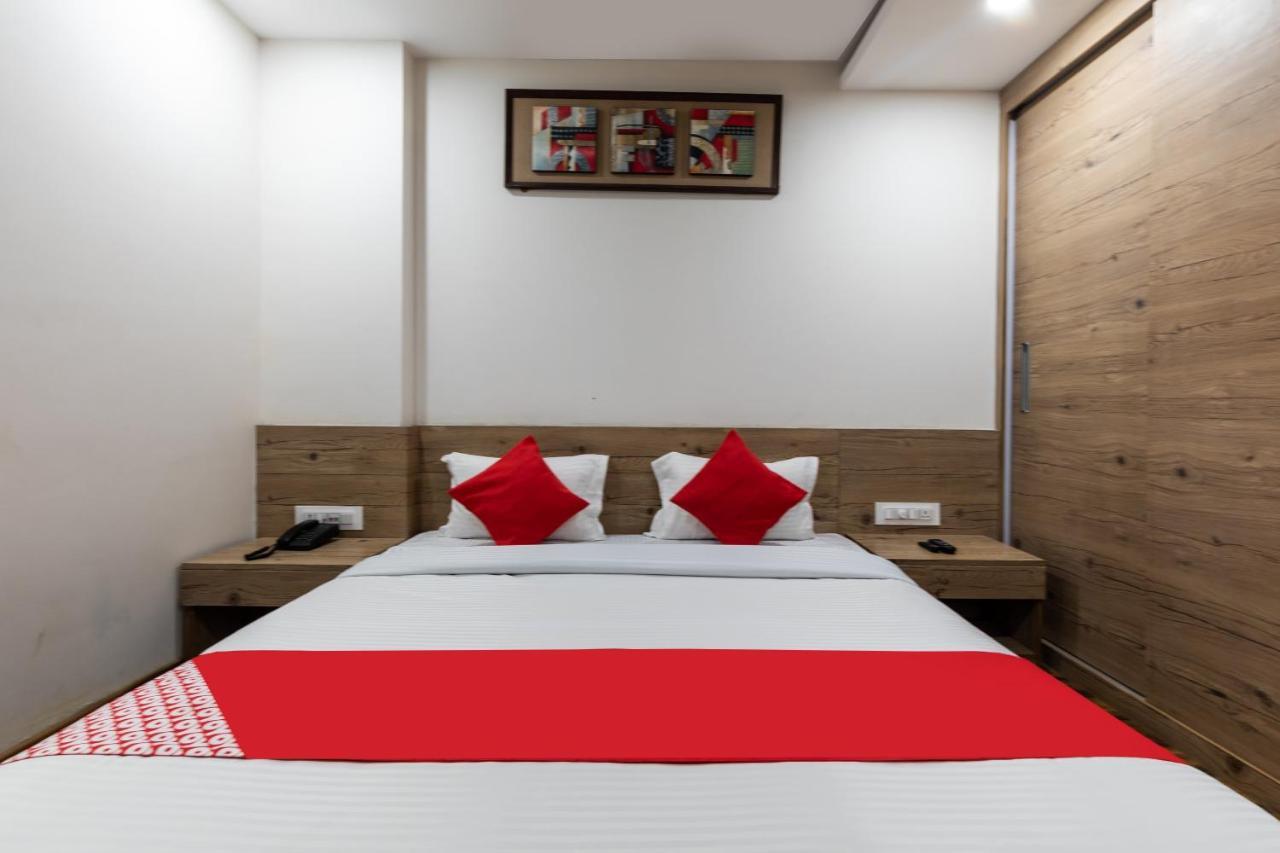 Capital O 47403 Hotel Manjeet Bhopal Bagian luar foto