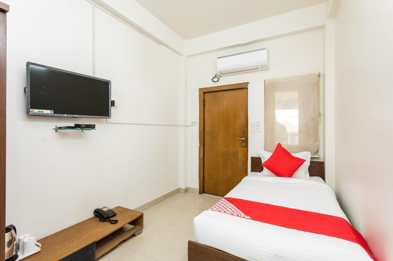 Capital O 47403 Hotel Manjeet Bhopal Bagian luar foto