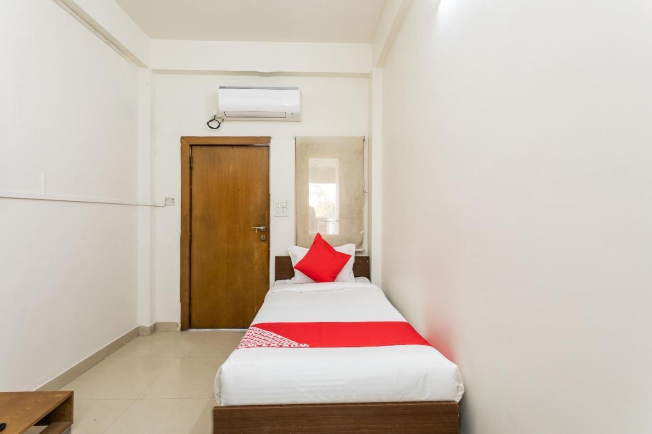 Capital O 47403 Hotel Manjeet Bhopal Bagian luar foto